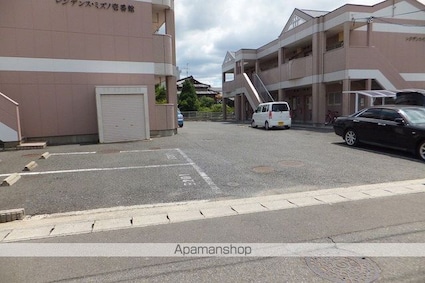 レジデンスミズノ壱番館[3DK/49.14m2]の駐車場2