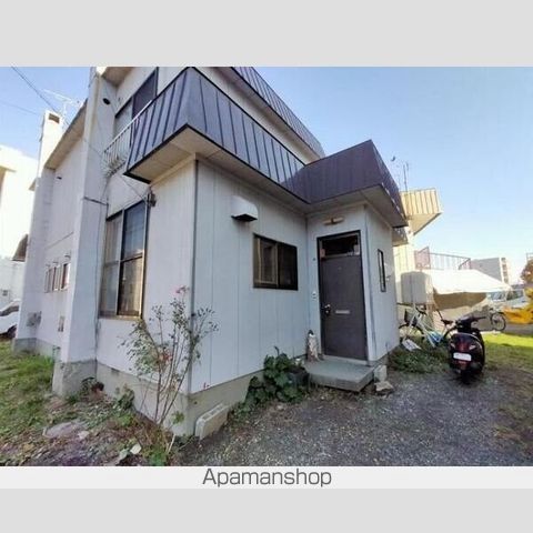札幌市東豊線 東区役所前駅 徒歩6分 2階建 築45年の玄関写真