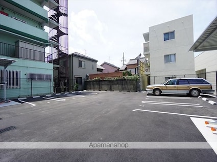 ディアレイシャス今池[1K/21.28m2]の駐車場2