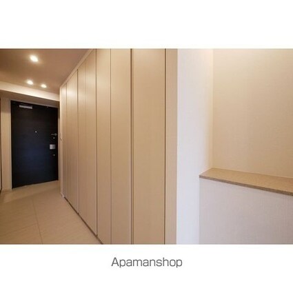 コンフォリア新宿イーストサイドタワー[1R/42.51m2]の玄関