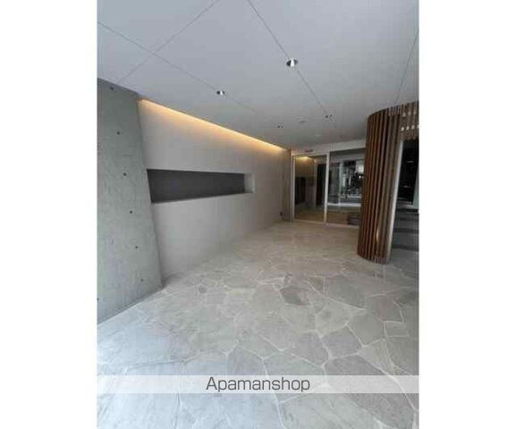TAZ BUILDINGの玄関写真