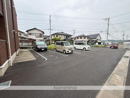 イル　ソーレ　Ａ[2LDK/56.59m2]の駐車場