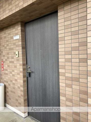 ベロウ リベルタの玄関写真