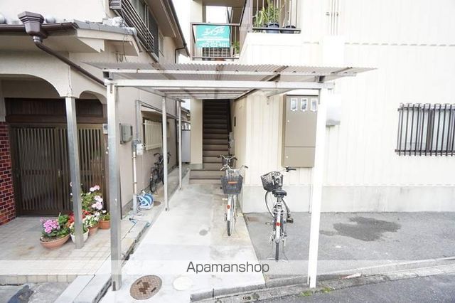 大伸マンションの玄関写真