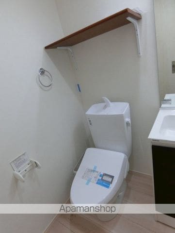 QUIET CRAB HOUSE 生麦の内装写真