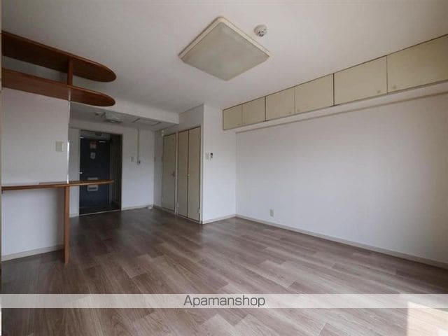 ロイヤルハイツ東八の内装写真