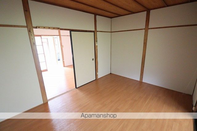 上田住宅 平屋建の内装写真