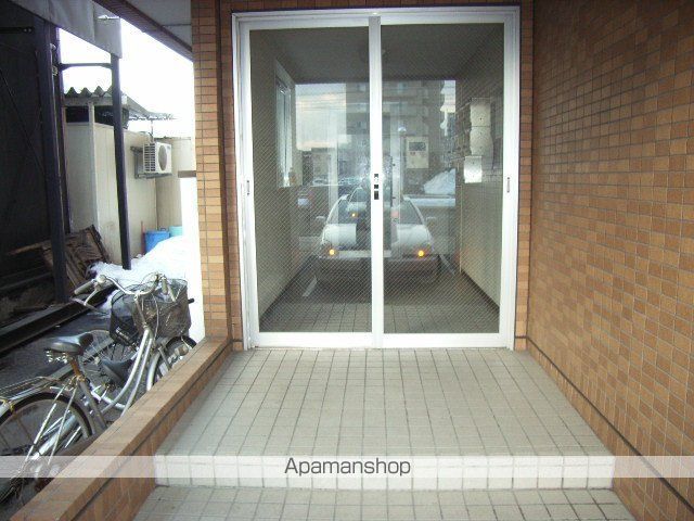 アビネス1・3の玄関写真