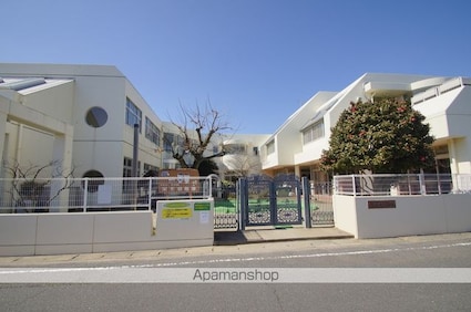 ロイヤルハイツ　Ａ棟[3DK/50.08m2]の周辺5