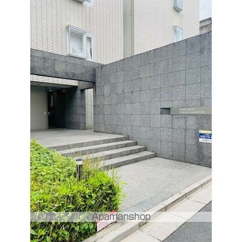プライムアーバン市谷仲之町の玄関写真