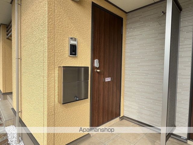 ミニョン ノンブリル川之江Aの玄関写真