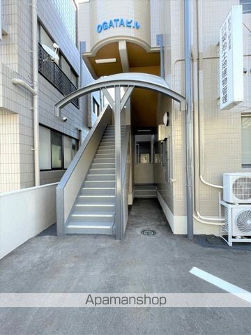 OGATAビルの玄関写真