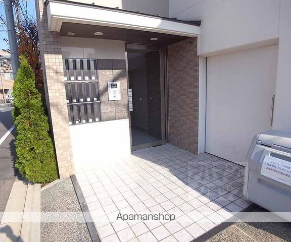 メルヴェイユ四条の玄関写真
