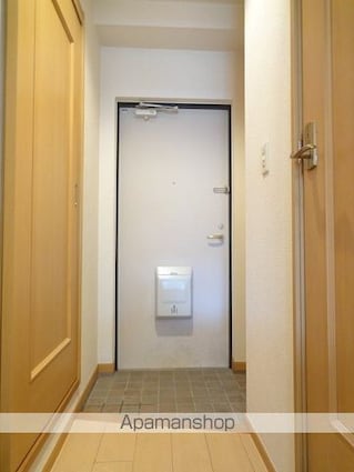 アグレイア[1R/27.25m2]の玄関