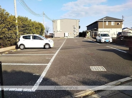 レオパレスサンフラワーつくば[1K/23.61m2]の駐車場