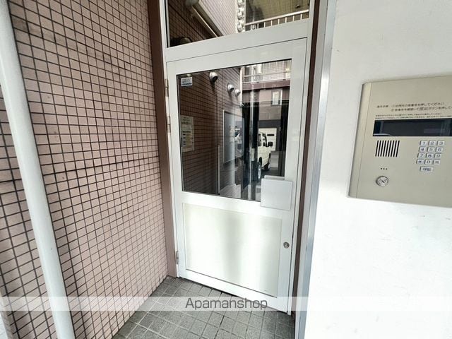 メゾンドボワール円山の玄関写真