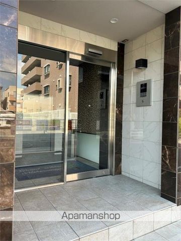 グランアーブル西宮の玄関写真