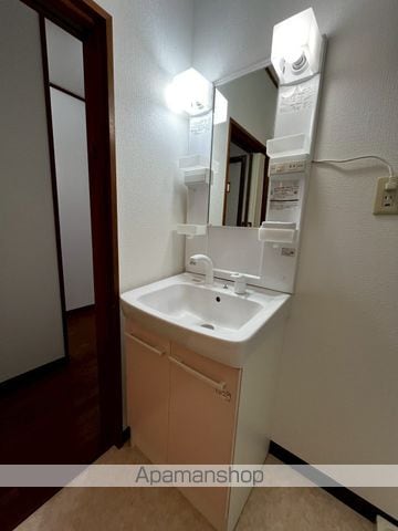 新在家メゾネットの内装写真