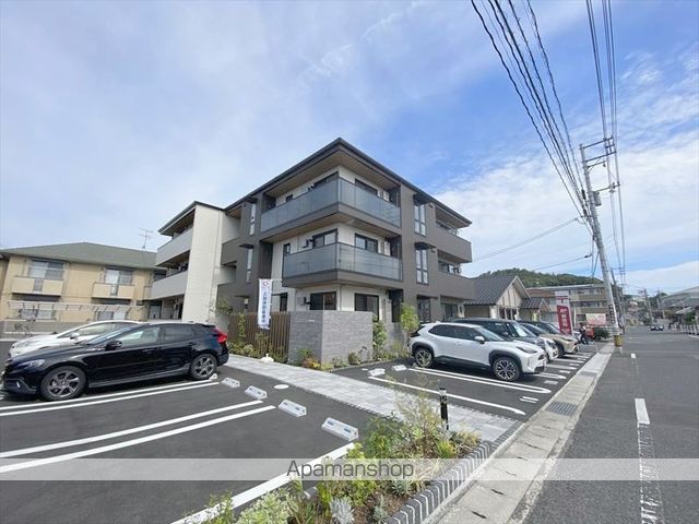 LUVERIAの外観写真