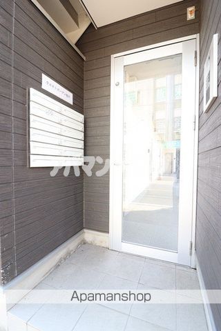 ウエストガーデン坂戸の玄関写真