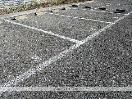 レオパレスカネエーズ松ヶ丘Ｂ棟[1K/23.18m2]の駐車場