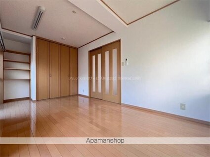 春月ビル[2K/40m2]のリビング・居間