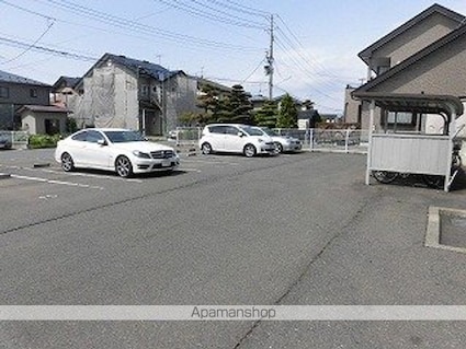 ゴードン[2LDK/56.8m2]の駐車場