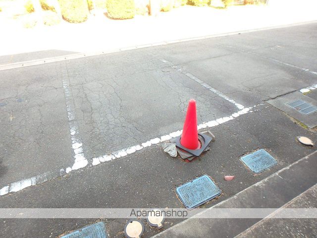 Ｓｕｒｐｌｕｓガーデンパレス[1K/28.03m2]の駐車場