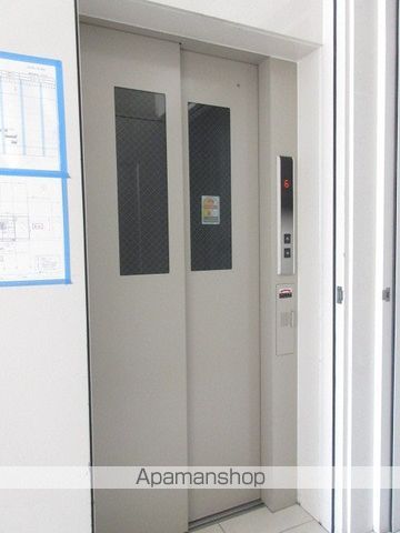 ハイパール桑園の玄関写真