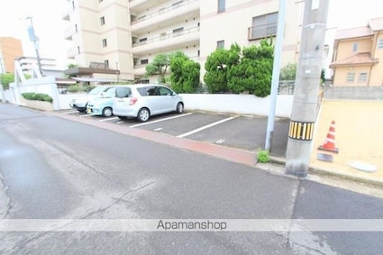 第一グリーンハイツ松縄[3LDK/78.09m2]の駐車場