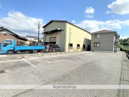 ＥＡＳＴ　ＮＯＮＡＭＩ　六番館[2LDK/56.8m2]の駐車場2