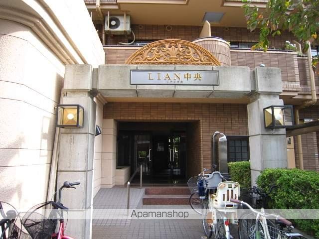 リアン中央の玄関写真