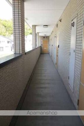 和歌山県和歌山市三葛[1DK/32m2]のエントランス2