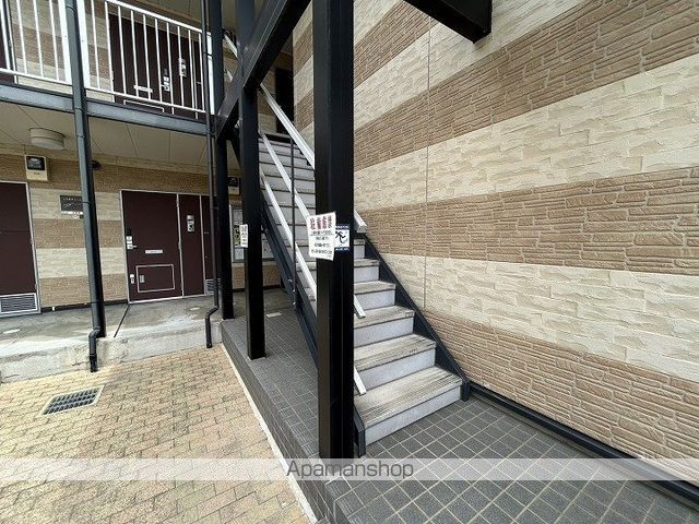 レオパレス北巽駅西の玄関写真