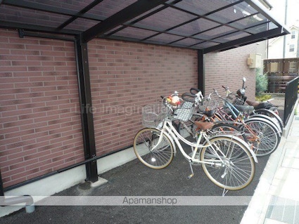 グリーンタウンＥ棟[1LDK/45.55m2]のロビー