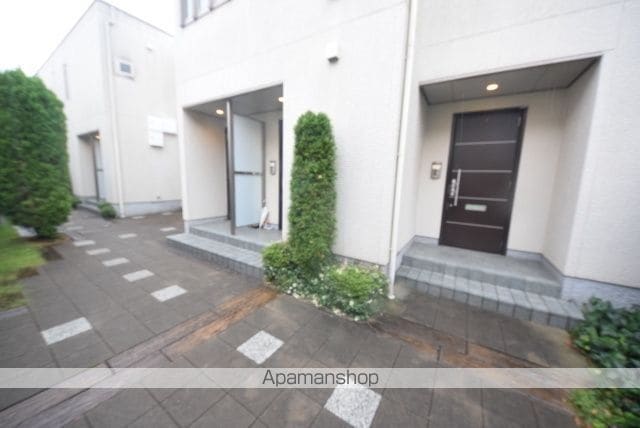 コンフォルト若宮の玄関写真