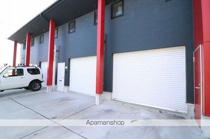 横田ベースＲ１６[1R/50.08m2]のエントランス1