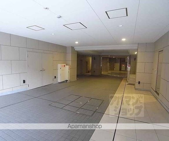 イーグルコートラヴァン御池の玄関写真