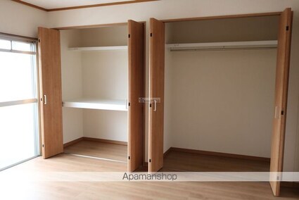 角内マンション[2LDK/65.49m2]の収納