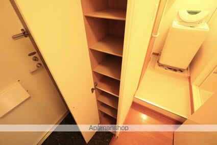 レオパレスアイエス[1K/26.08m2]の玄関