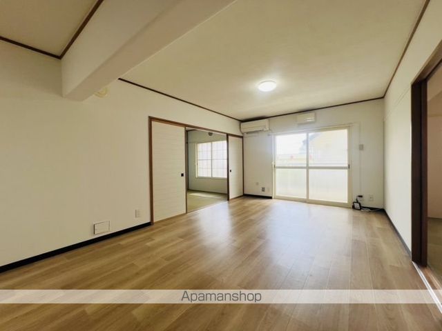 ポチタマたによしの内装写真