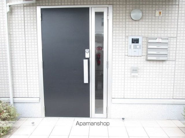 グラン ジュール Bの玄関写真