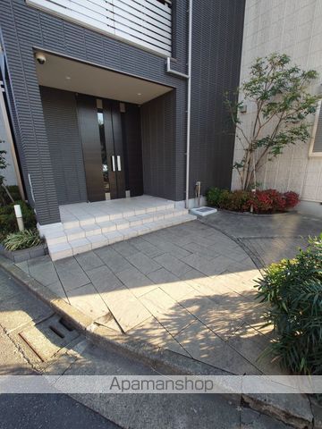 ヴァンベール平和台の玄関写真