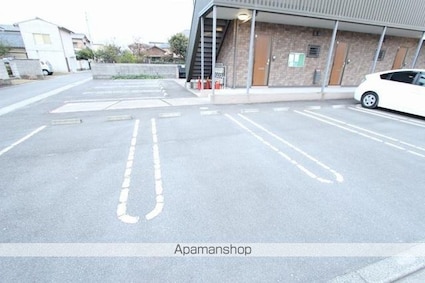 リビングタウン伏石Ⅱ[1LDK/33.39m2]の駐車場