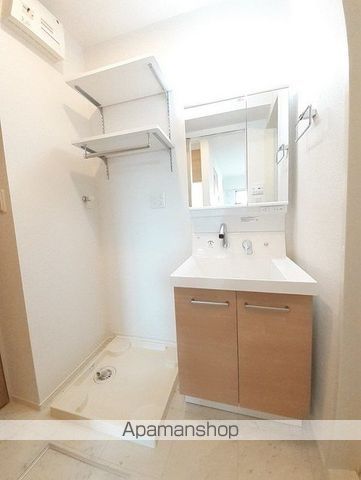 SUZURANIIの内装写真