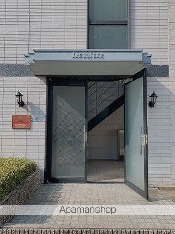 レオパレスツツミ28の玄関写真