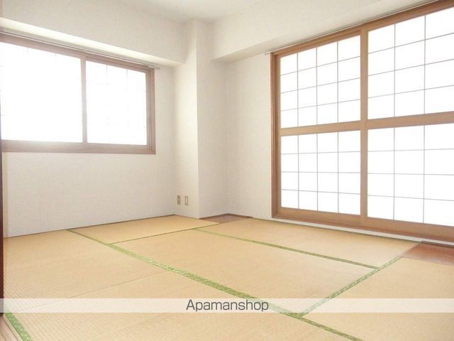 リベルティ大通の内装写真