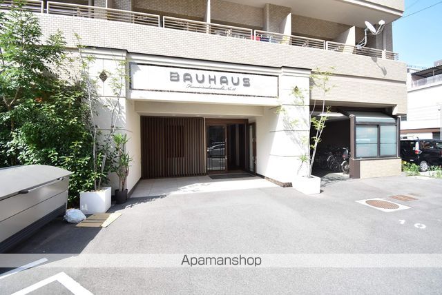 BAUHAUS舟入中町2の玄関写真
