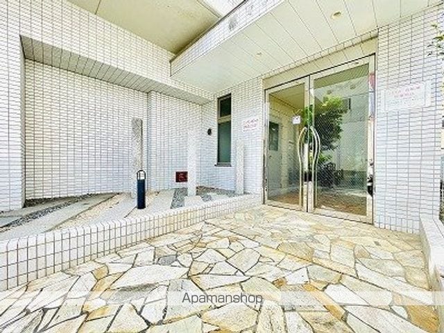 都マンション赤川の玄関写真