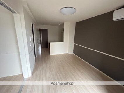 ヒューベリオン（Ｈｙｐｅｒｉｏｎ）[2LDK/50.02m2]のリビング・居間